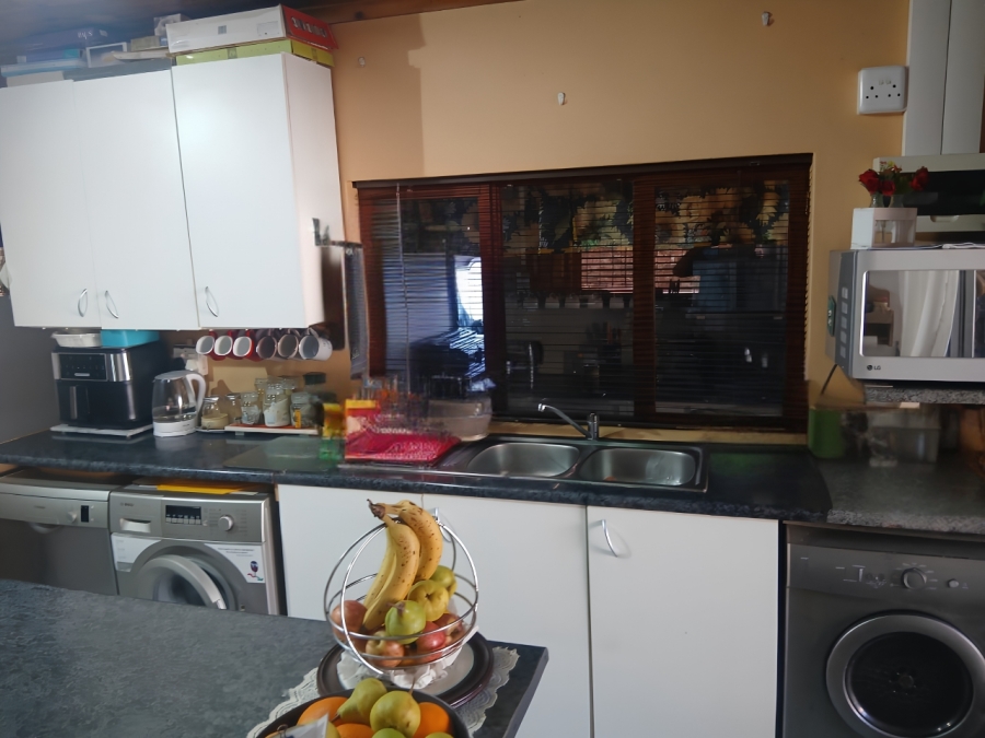 5 Bedroom Property for Sale in Queensberry Bay Eastern Cape